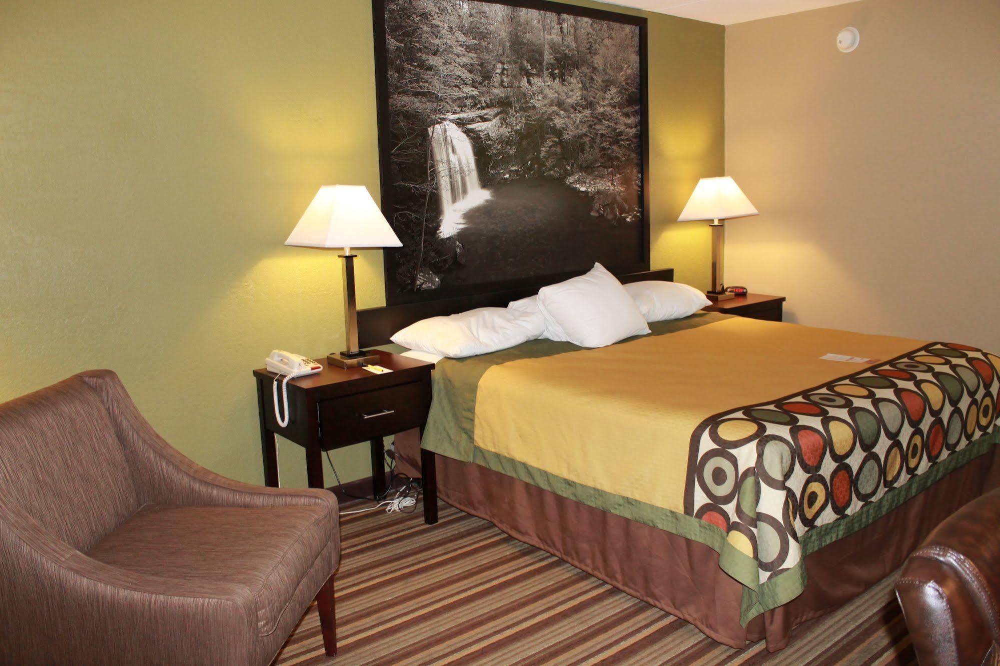 Super 8 By Wyndham Morrilton Motel Bagian luar foto